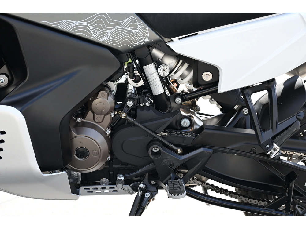 2025 Husqvarna Norden 901 Expedition alt