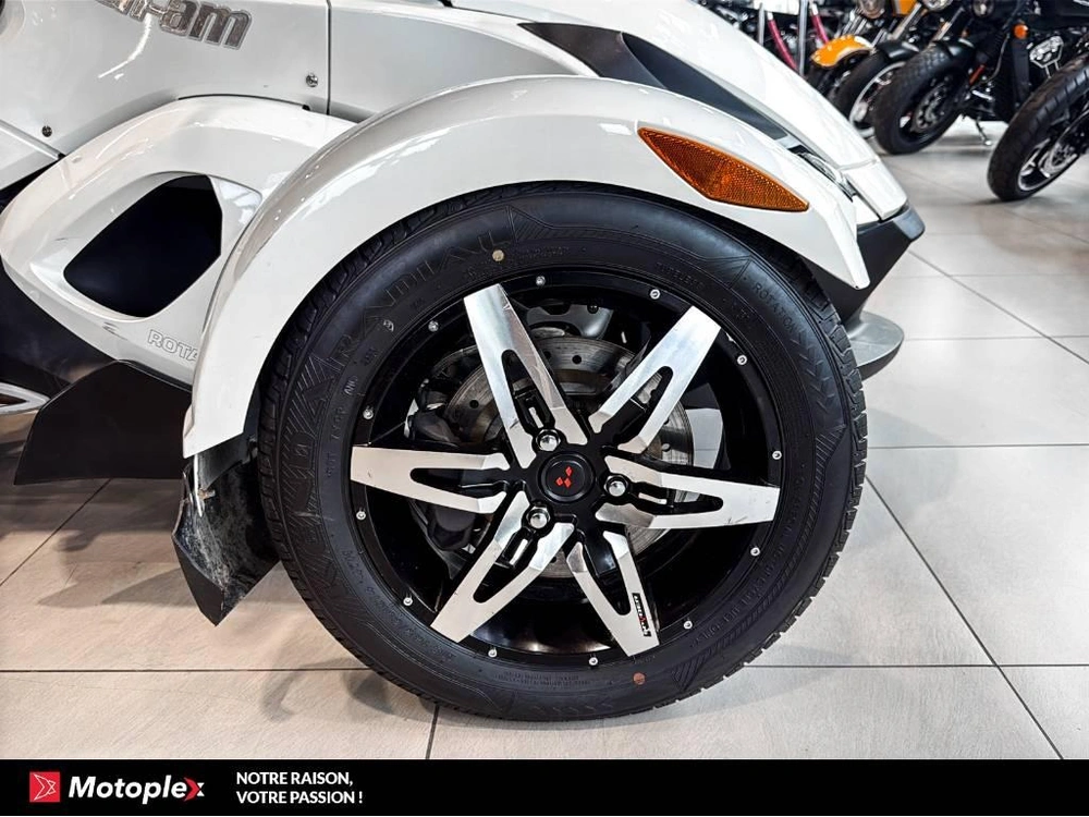 2010 Can-am Spyder Rss Se5 alt