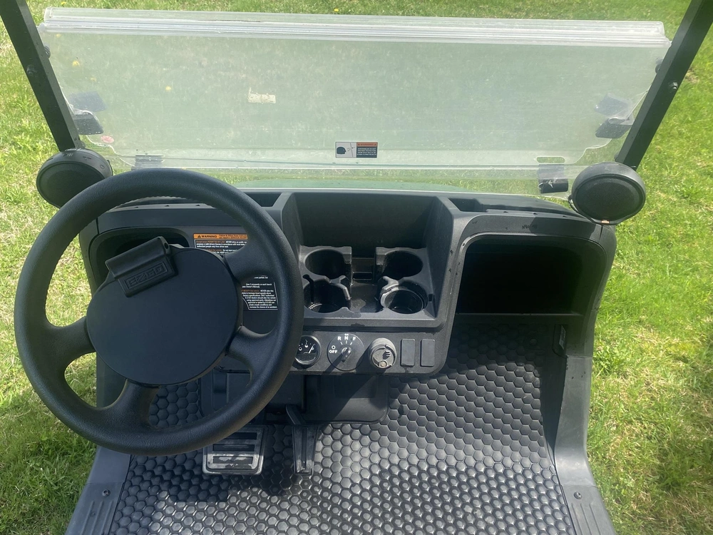2024 E-z-go Rxv alt