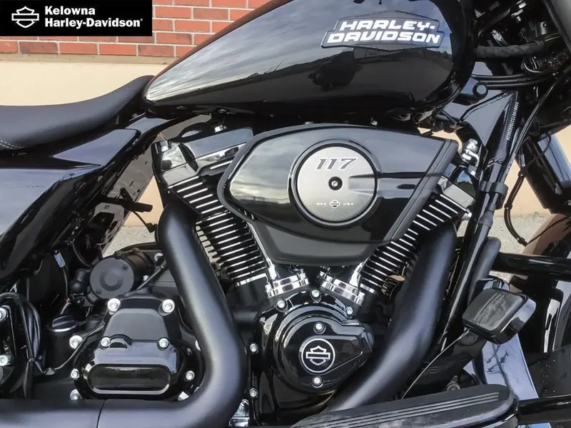 2026 Harley-Davidson FLHX - Street Glide® thumbnail 11