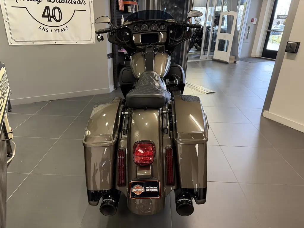 2021 Harley-Davidson CVO Street Glide FLHXSEFLHXSE