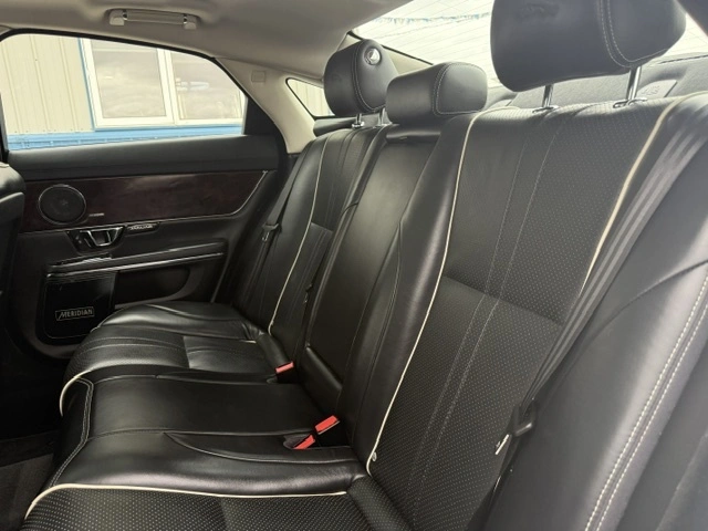 2016 Jaguar Xj Portfolio alt