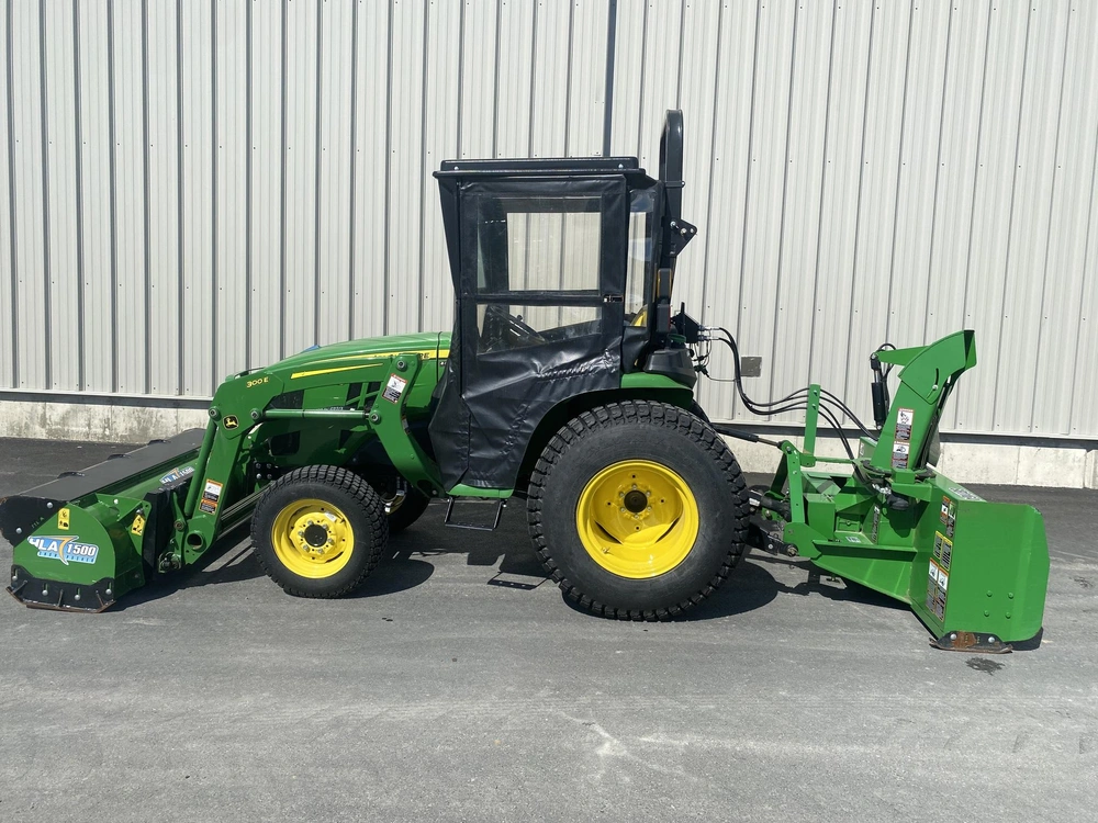 John Deere 3025e 2022 alt