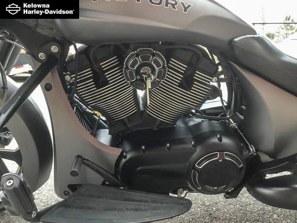 2016 Victory Motorcycles Magnum X-1 Stealth Edition alt