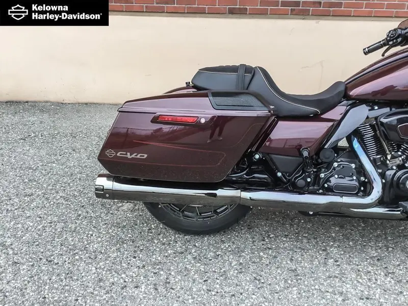 2024 Harley-Davidson FLHXSE - CVO™ Street Glide™ thumbnail 4