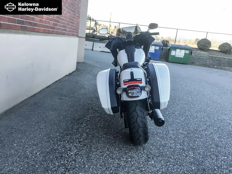 2026 Harley-Davidson FXLRST - Low Rider® ST thumbnail 5