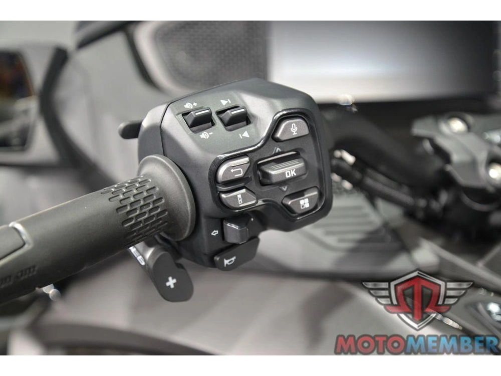 2026 Can-am Spyder Rt Limited Dark alt