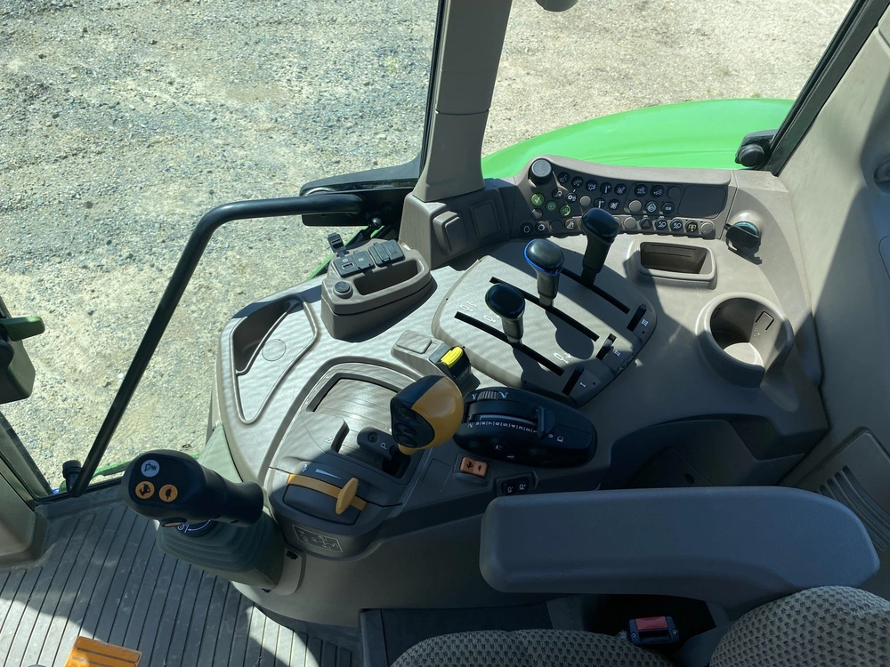 2024 John Deere 6110m alt