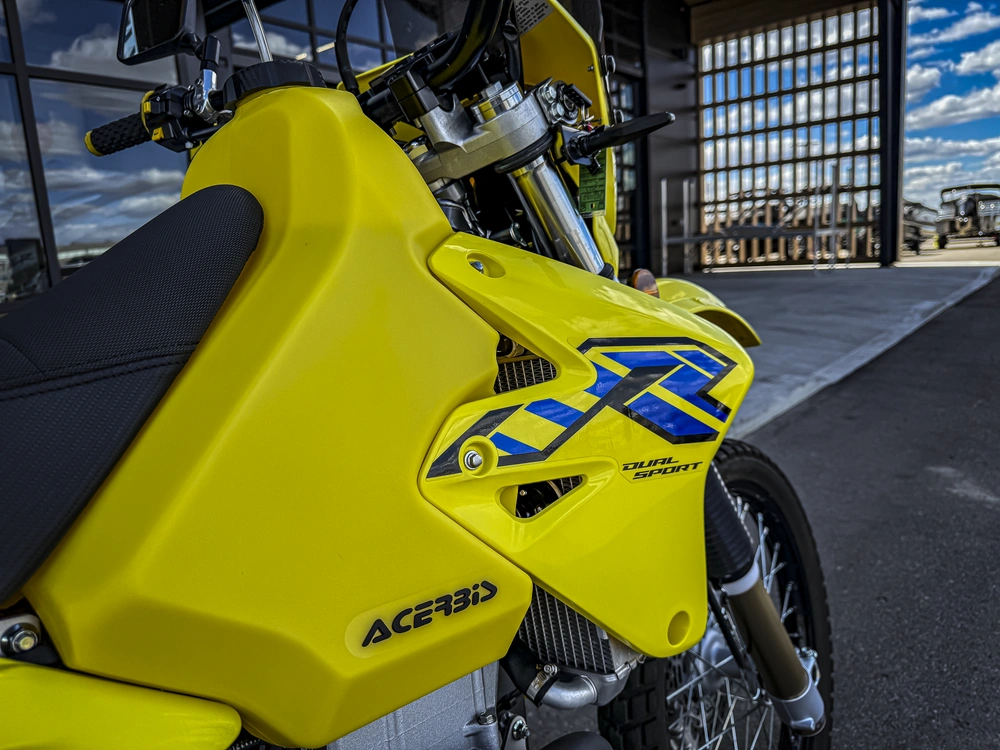 2023 Suzuki Dr-z400s alt