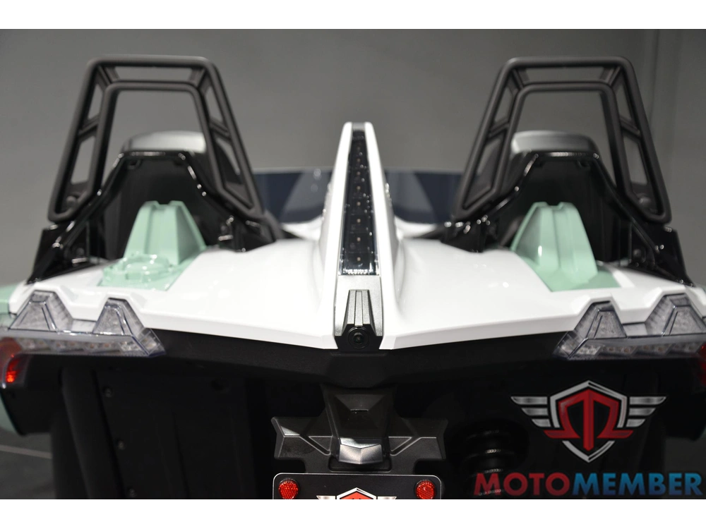 2026 Slingshot R Autodrive alt