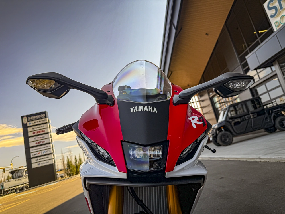 2026 Yamaha R7 alt