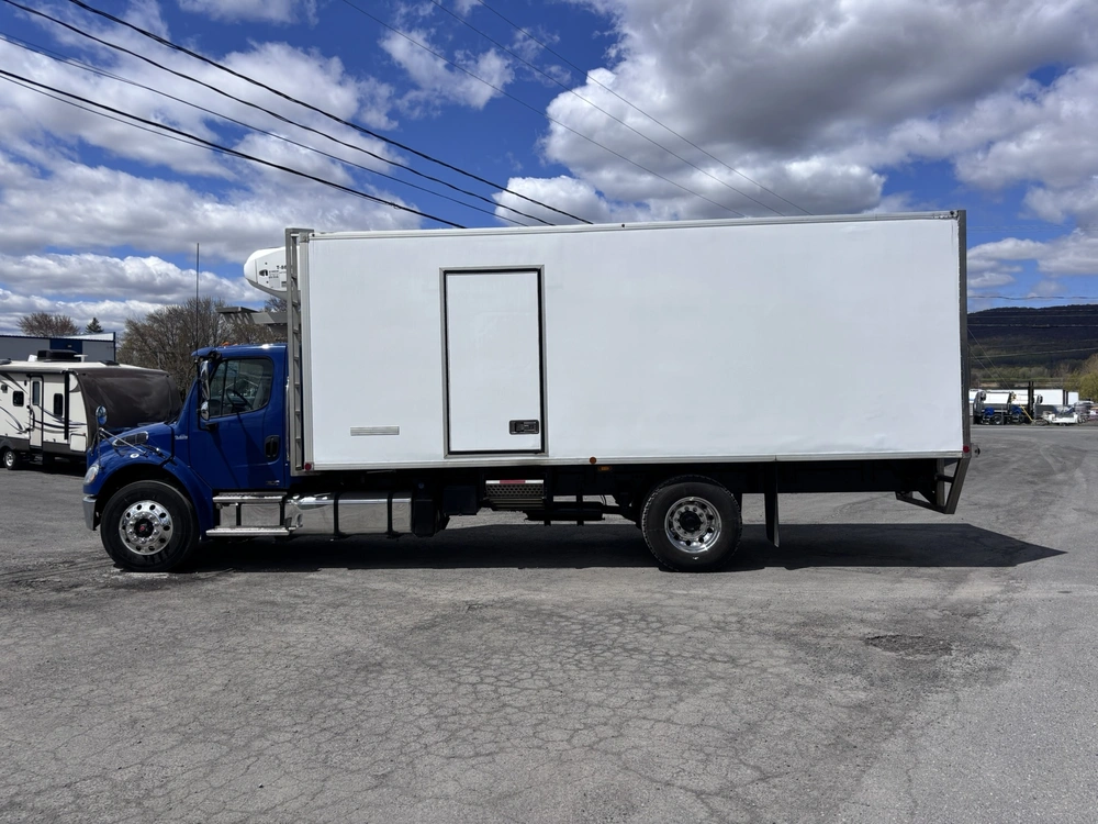 2018 Freightliner M2-106 alt