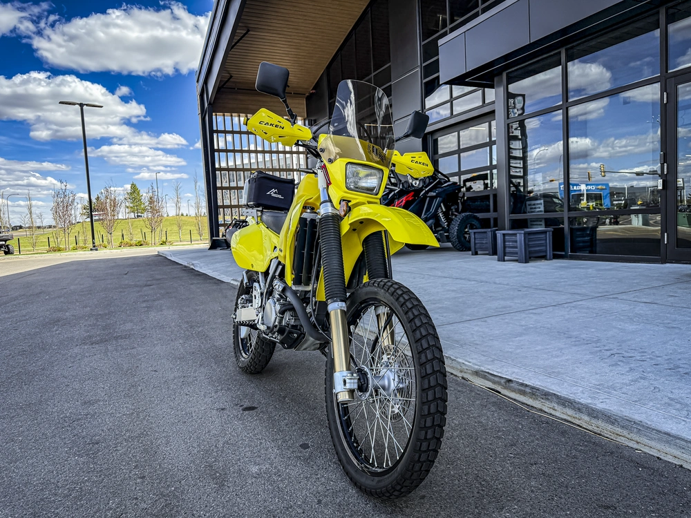 2023 Suzuki Dr-z400s alt