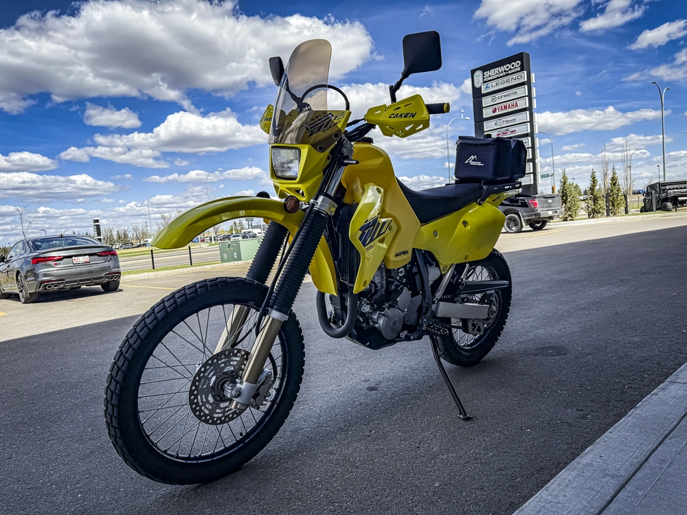 2023 Suzuki Dr-z400s alt