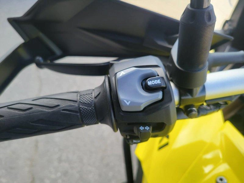2026 Suzuki 2025 V-strom 800de alt