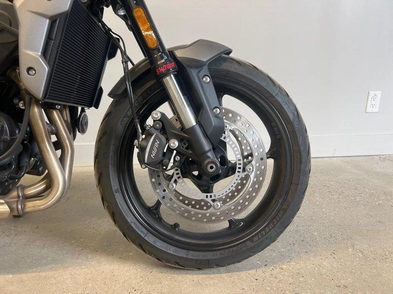 2024 Triumph Trident 660 alt