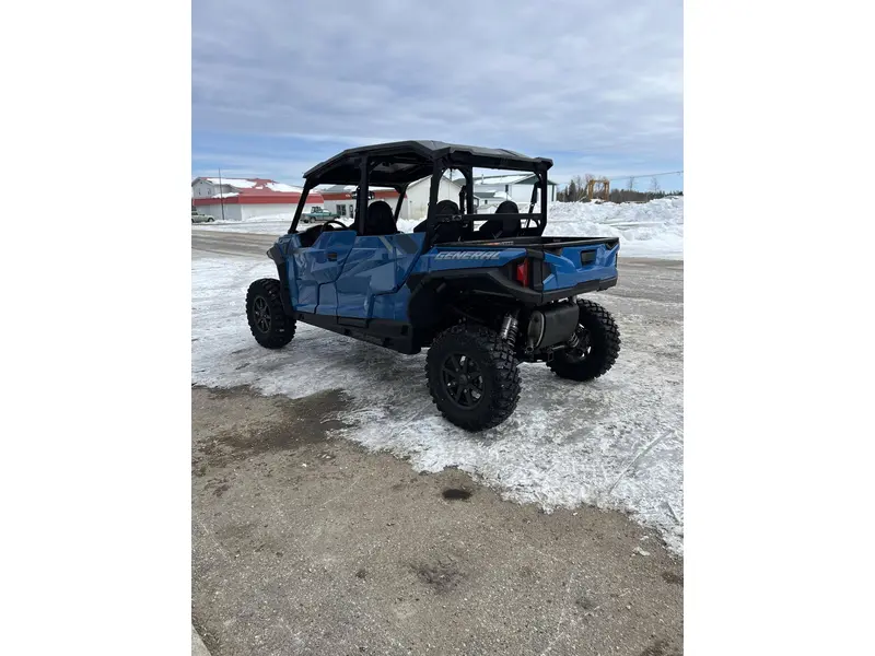 2026 Polaris GENERAL® XP 4 1000 Premium thumbnail 3