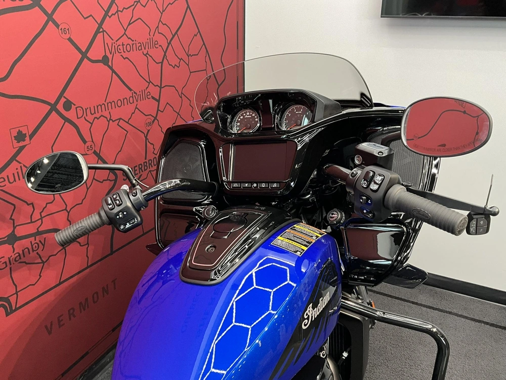 Indian Motorcycle Challenger Dark Horse + 112 Package 2026 alt