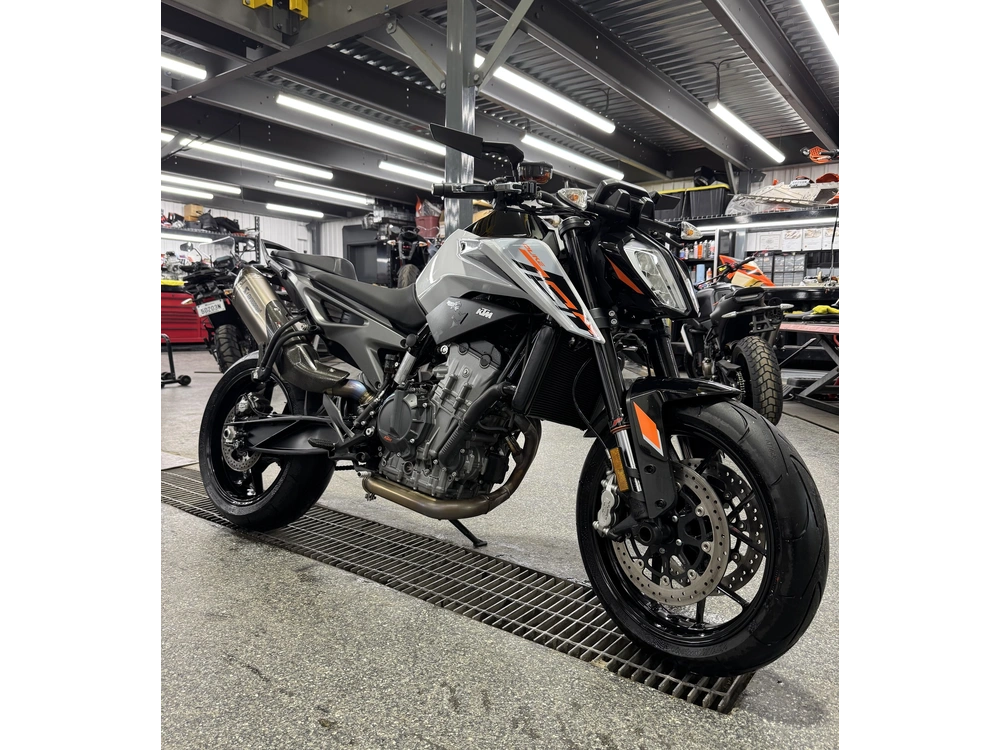 2024 Ktm Duke 790 alt