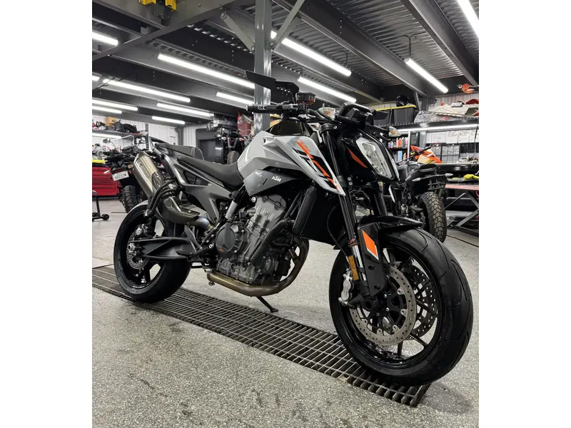 2024 KTM DUKE 790 thumbnail 9