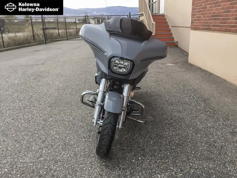 2026 Harley-Davidson FLHX - Street Glide® thumbnail 2
