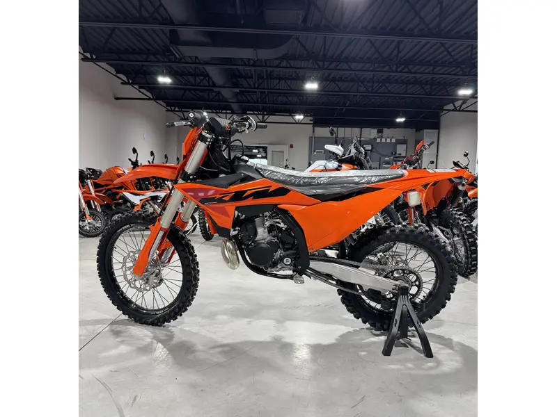 2025 KTM 300 SX thumbnail 5