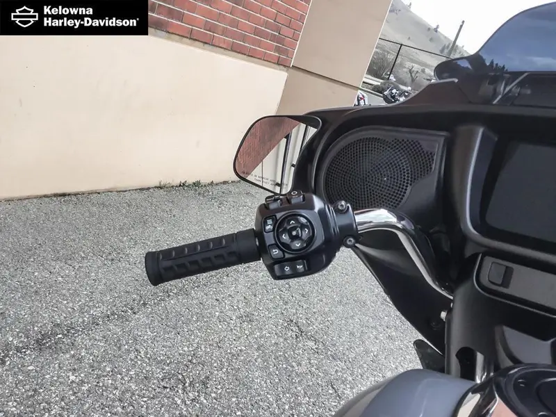 2026 Harley-Davidson FLHX - Street Glide® thumbnail 15