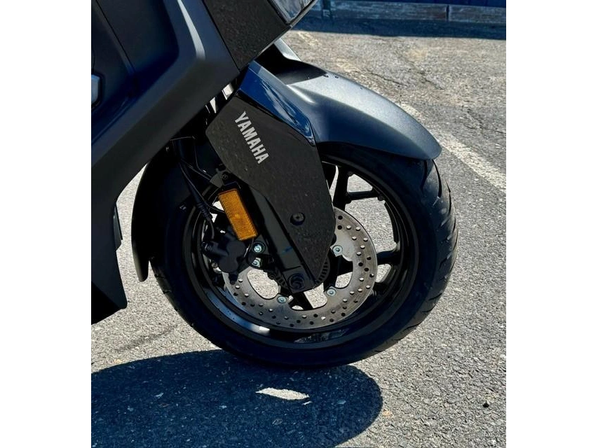 Yamaha Xmax 2025 alt