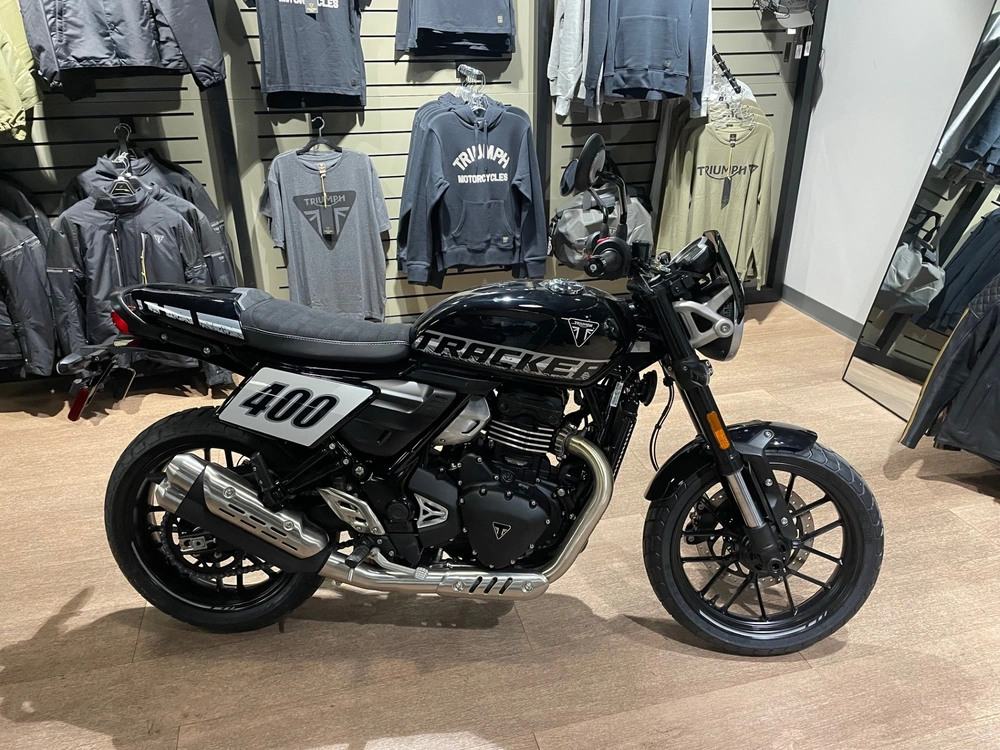 2027 Triumph Tracker 400 - Phantom Black alt
