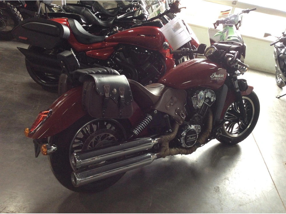 2016 Indian Motorcycle Scout Bobber Tweety alt