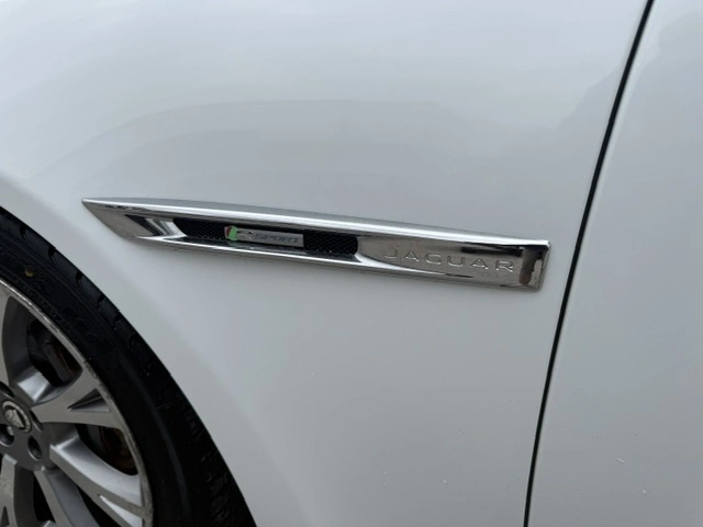 2016 Jaguar Xj Portfolio alt