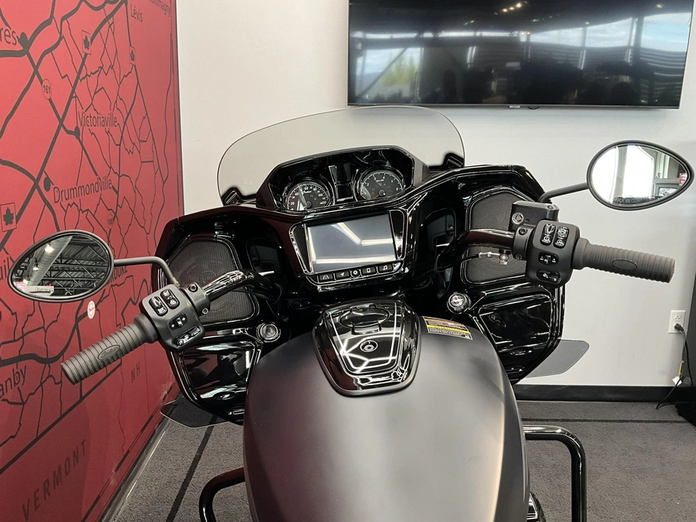 Indian Motorcycle Challenger Dark Horse 2026 alt