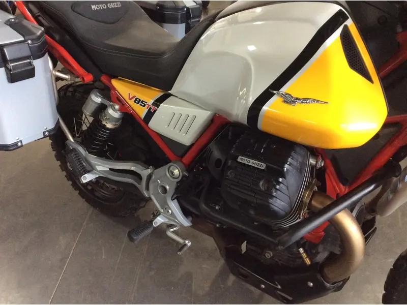 2020 Moto Guzzi V85TT ADVENTURE thumbnail 7