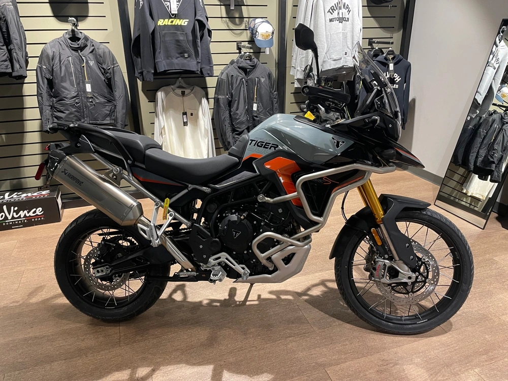 2026 Triumph Tiger 900 Desert Edition - Urban Grey alt