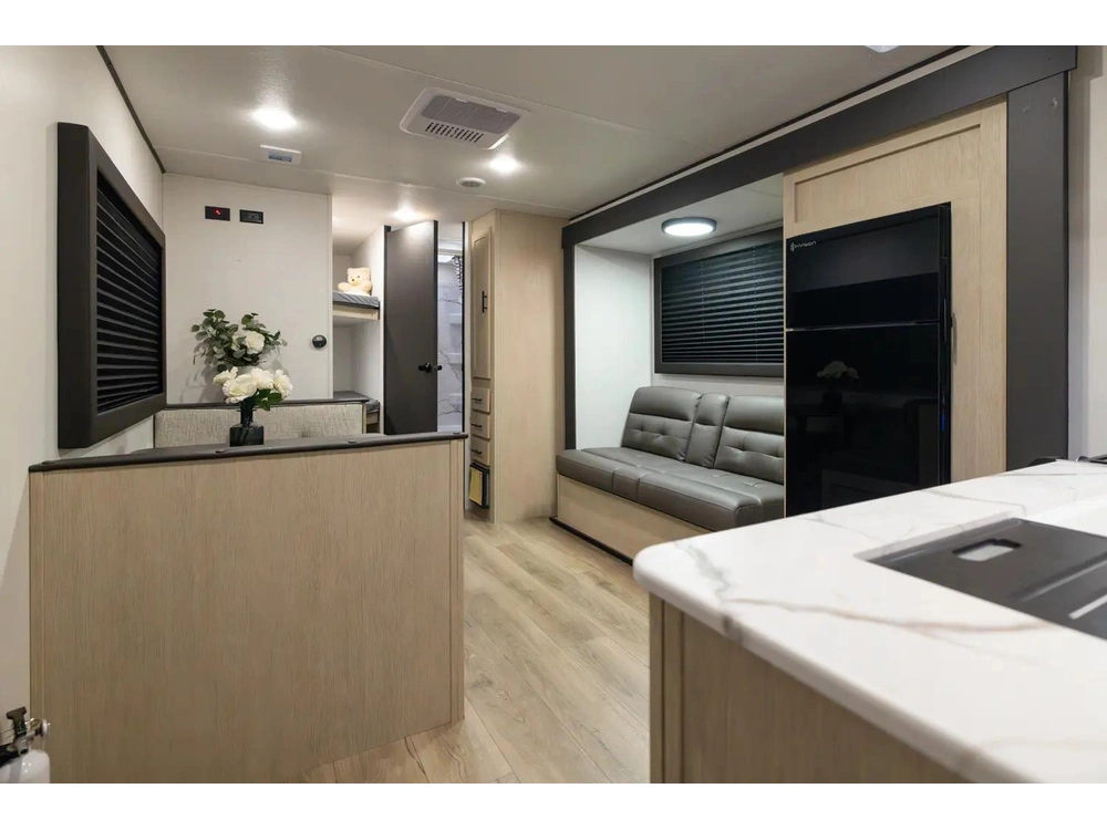 2026 Forest River Shasta 525 Rs alt