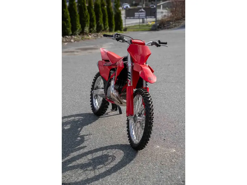 2025 GASGAS MC 250 thumbnail 3