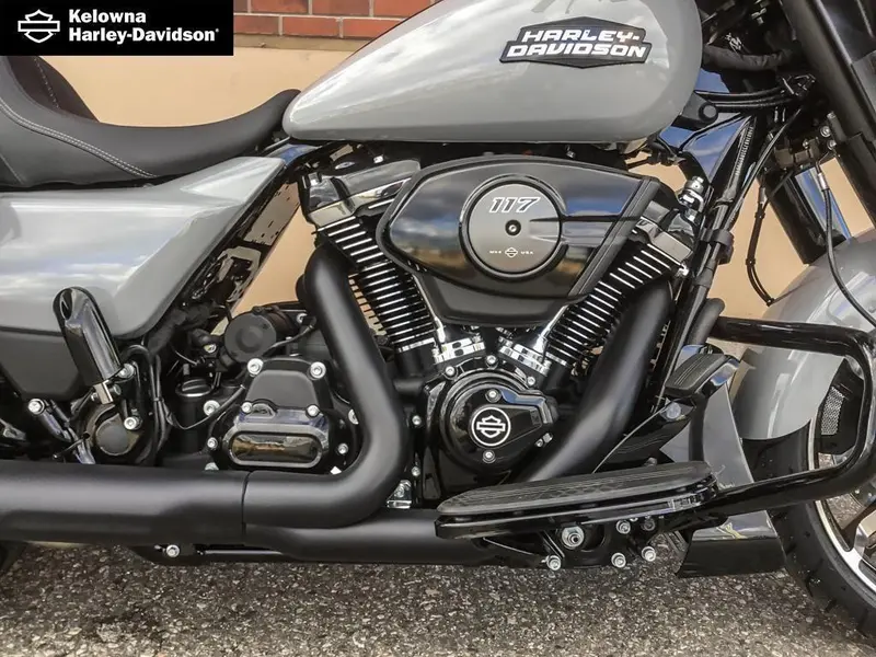2025 Harley-Davidson FLHX - Street Glide® thumbnail 10