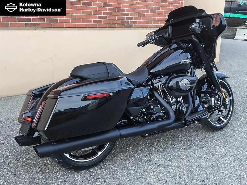 2026 Harley-Davidson FLHX - Street Glide® thumbnail 4