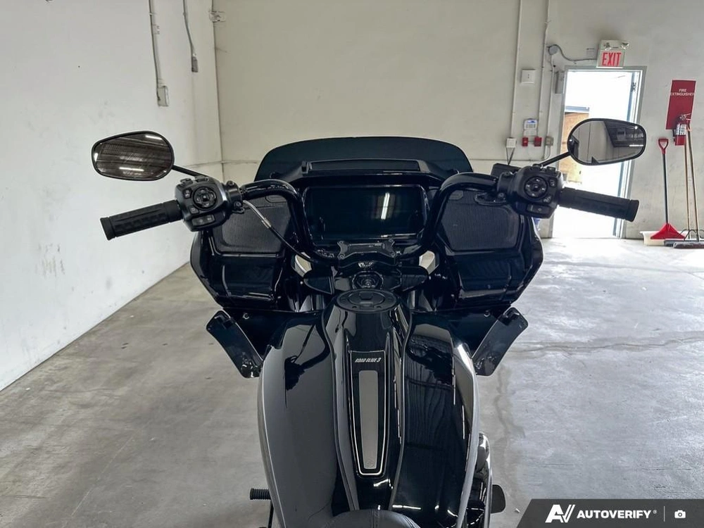 2026 Harley-davidson Road Glide 3 alt