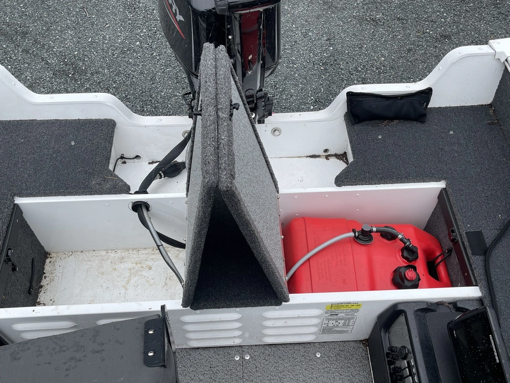 2022 Lund Boat Co 1650 Angler Tiller alt