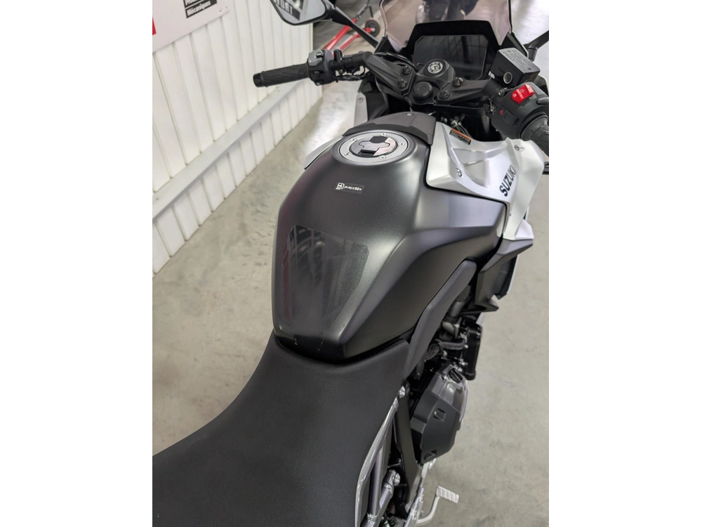 Suzuki Gsx-8r 2024 alt