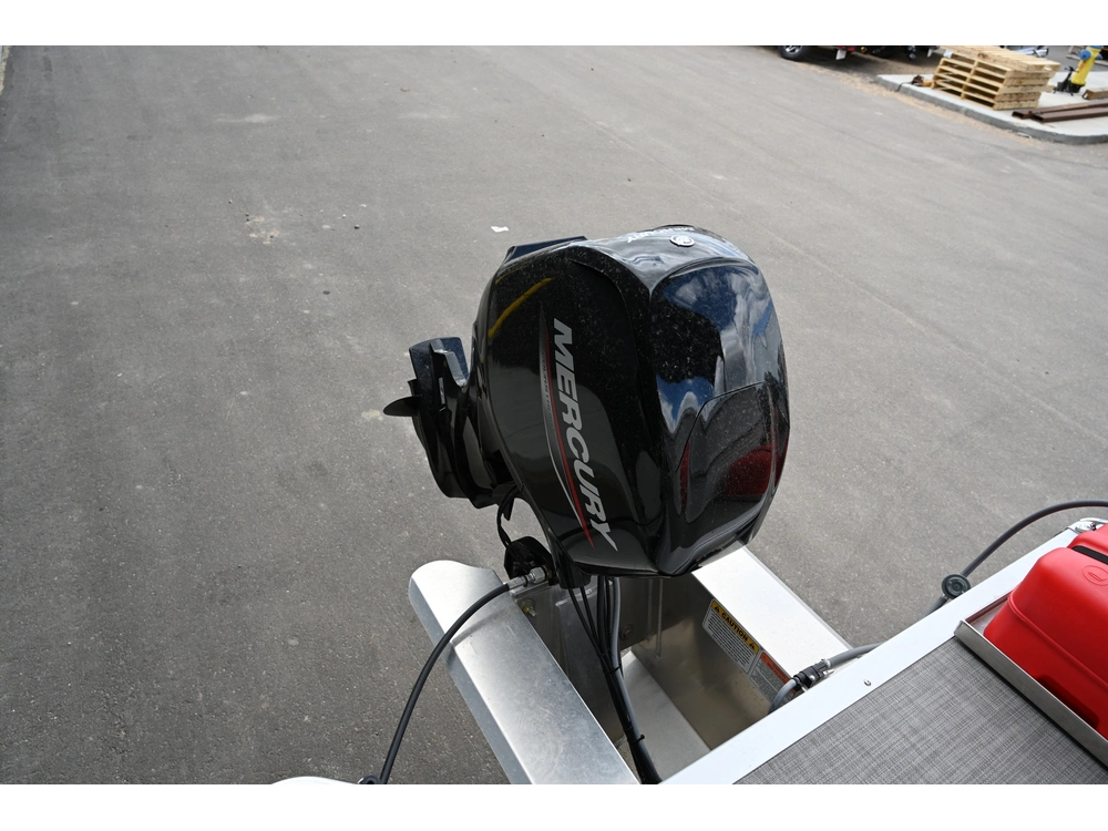 2026 Sun Tracker Party Barge 16 Dlx 50elpt 4s alt