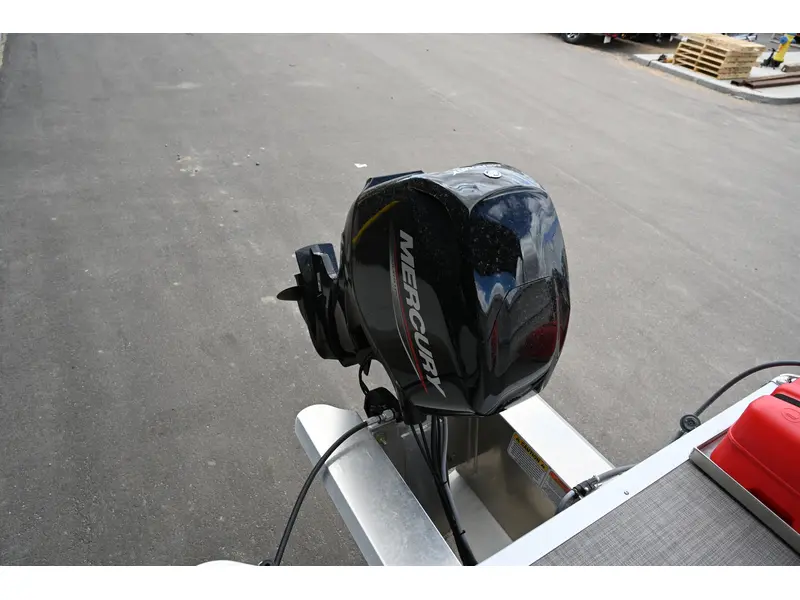 2026 Sun Tracker PARTY BARGE 16 DLX 50ELPT 4S thumbnail 23