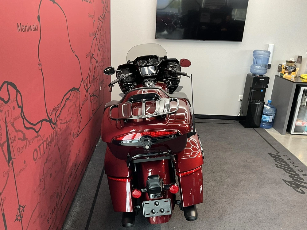 2026 Indian Motorcycle Pursuit Dark Horse + 112 Package alt