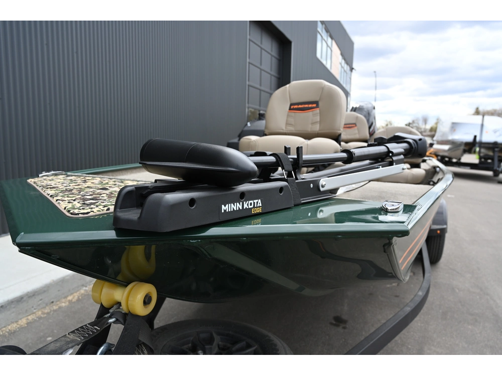 2026 Tracker Bass Tracker Classic Special Edition 40 Elpt Four Stroke alt
