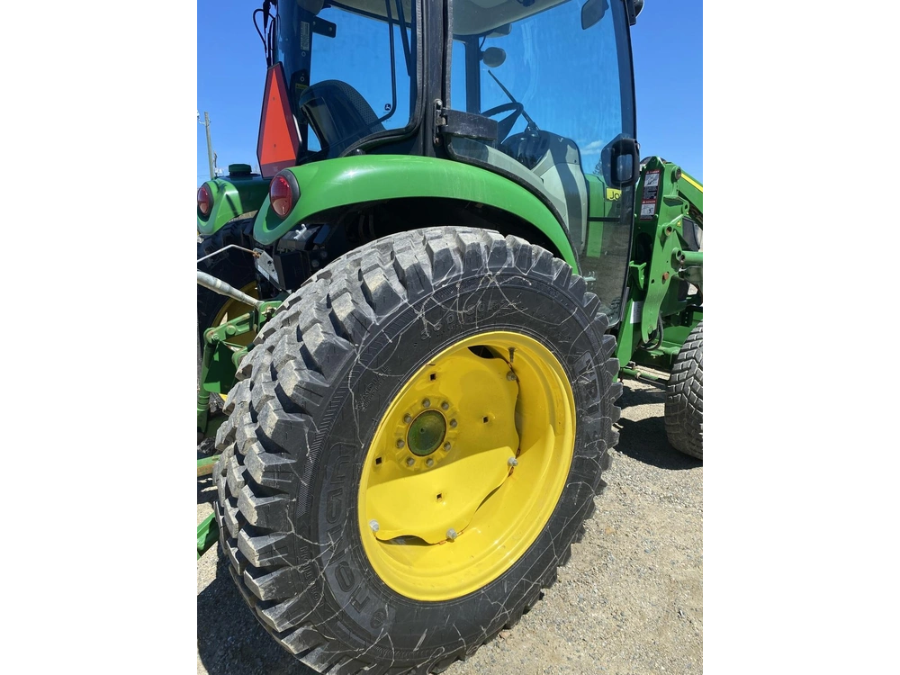 2022 John Deere 4066r alt