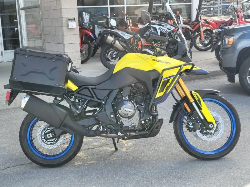 2026 Suzuki 2025 V-strom 800de alt