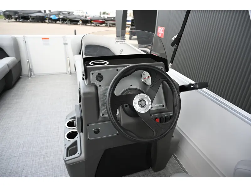 2026 Sun Tracker PARTY BARGE 16 DLX 50ELPT 4S thumbnail 18