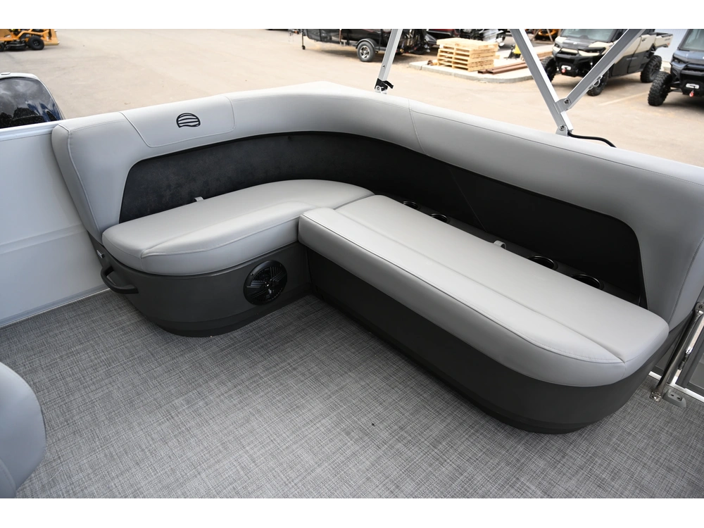 2026 Sun Tracker Party Barge 16 Dlx 50elpt 4s alt