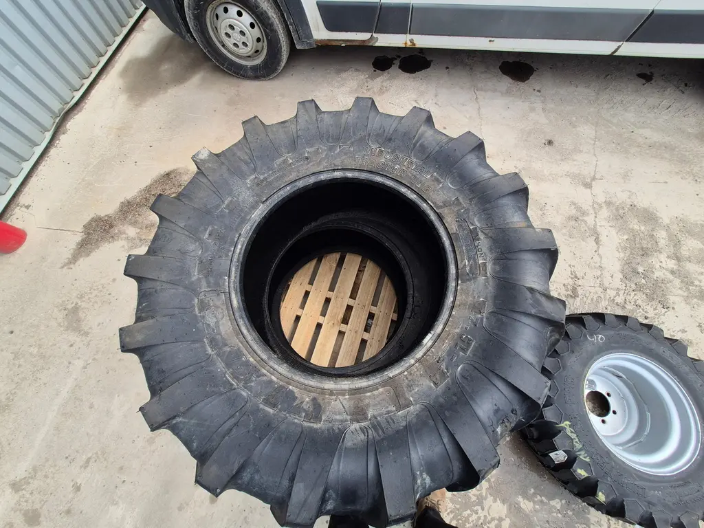 2024 TITAN 12X16.5 17.5LX24